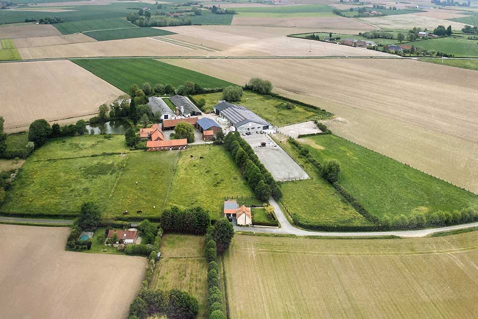 Centre équestre près de Steenvoorde et Hazebrouck